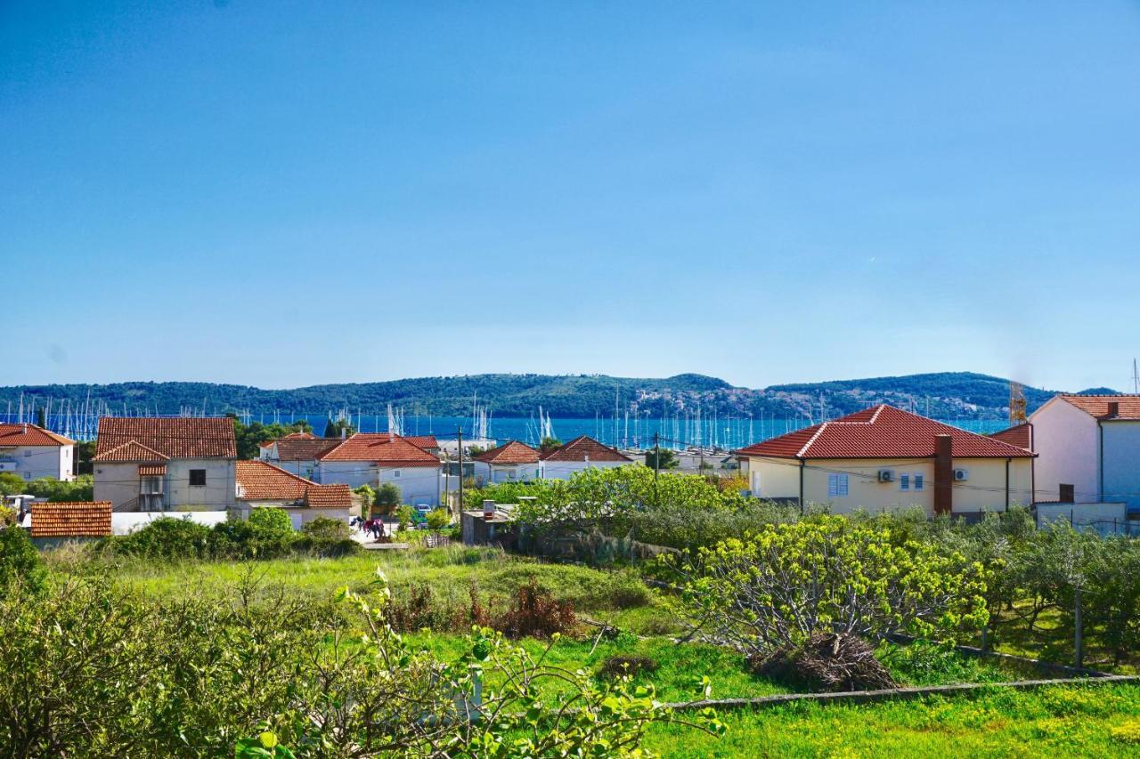 Отель House Mariposa Трогир Экстерьер фото